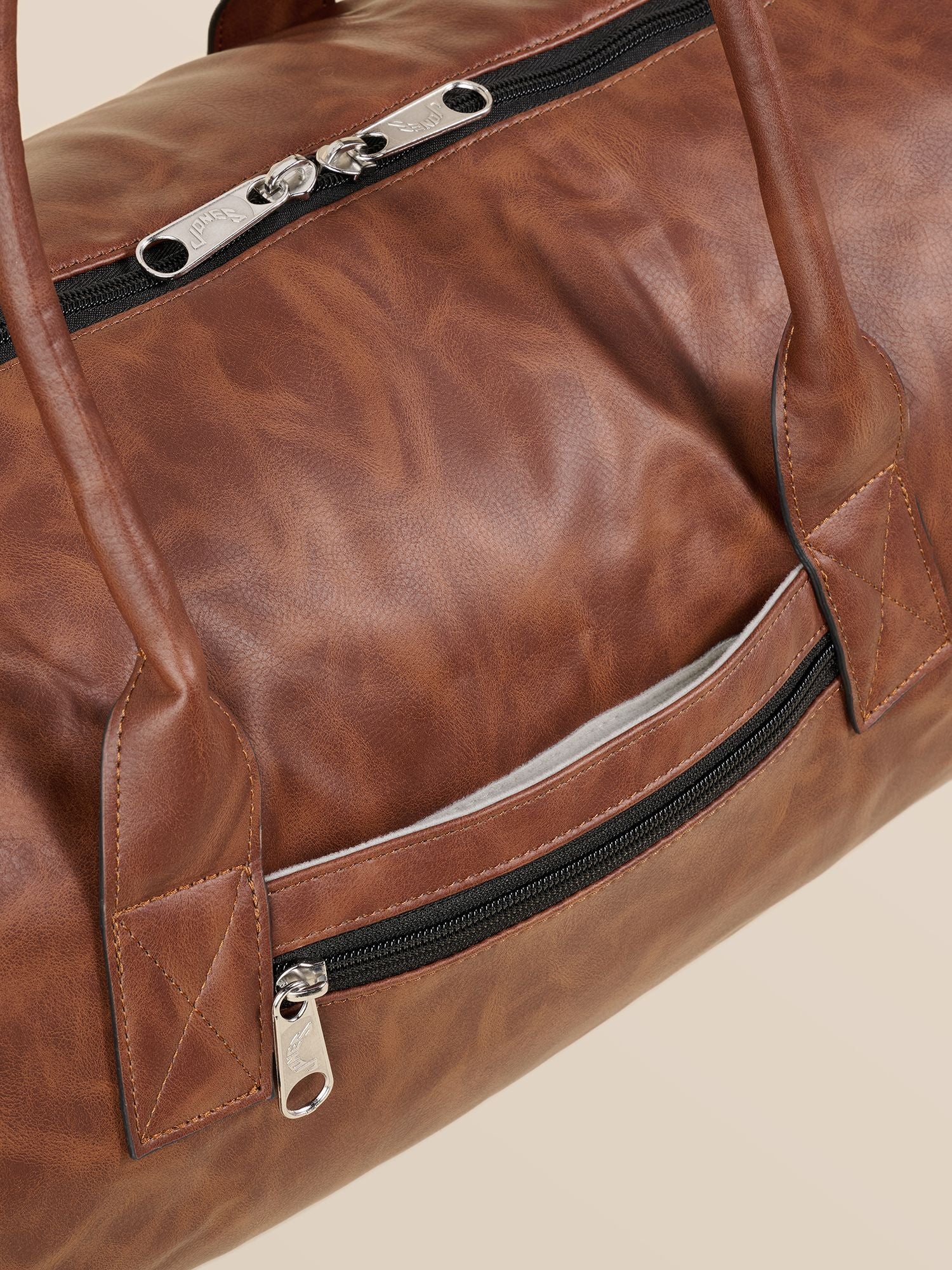 Heritage Clubhouse Duffle - Image 4